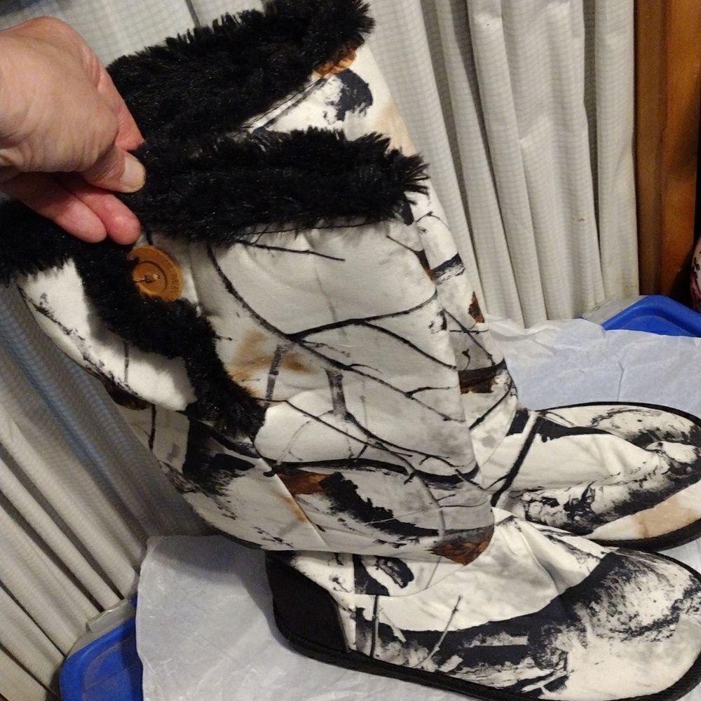 Snow camo mukluks boots
